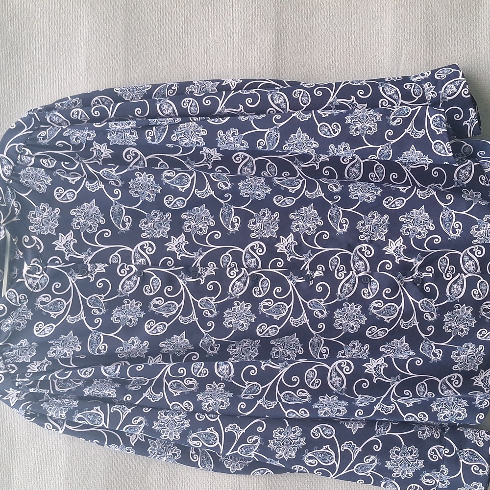 Time and Tru Navy and White Paisley Blouse